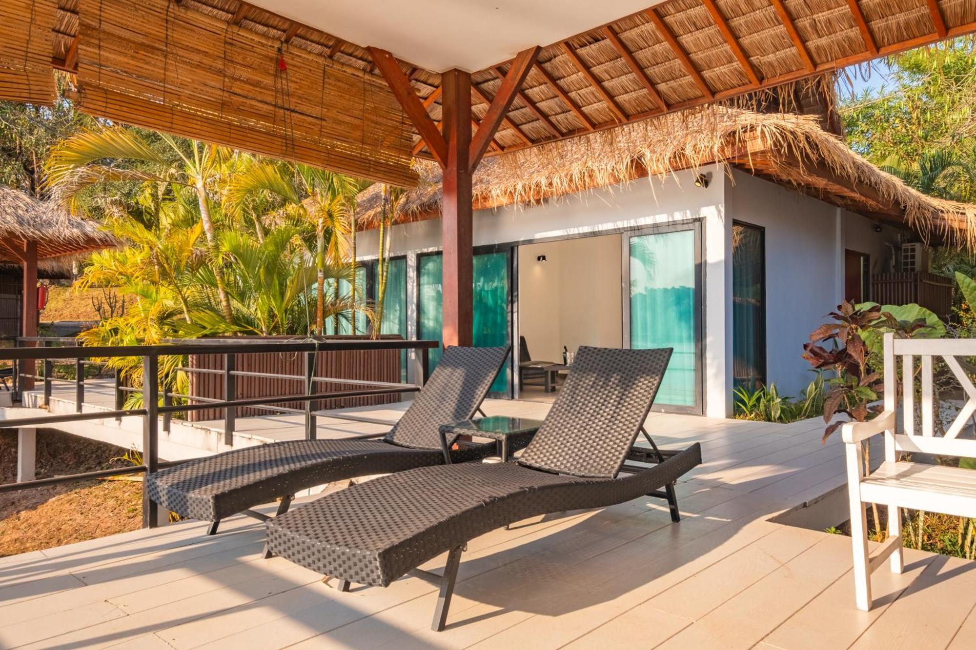 The Sanctuary Nam Ngum Beach Resort Vang Vieng Exterior foto
